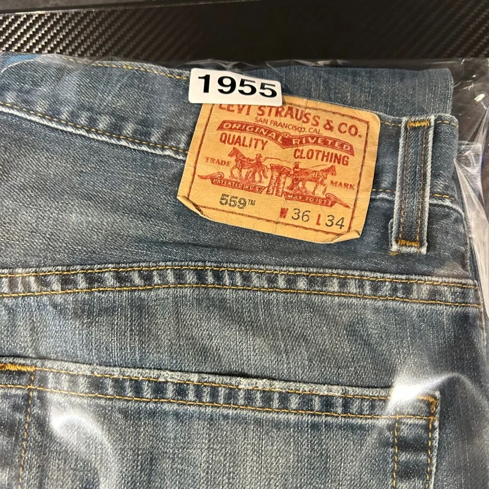 Vintage Levis 559 Relaxed Straight Jeans Mens 36x34 Blue Medium Wash Denim Pants